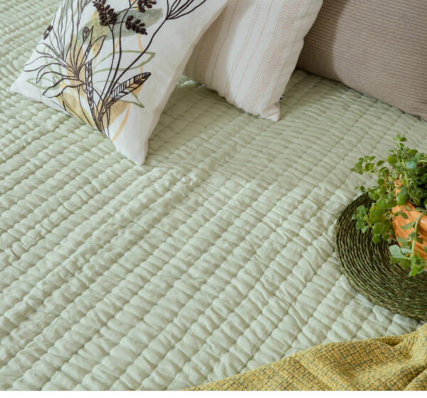 Pastel Green Colour Fine Quality Reversible Comforter - Image 2