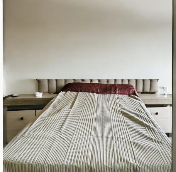 Solid Colour Dark Brown & Grey Fine Quality Reversible Comforter - Image 4
