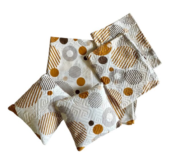 Circle print cotton 5pcs Bedsheet set (1 Bedsheet + 2 Quilted Pillow Covers + 2 Cushion with covers) - Image 4