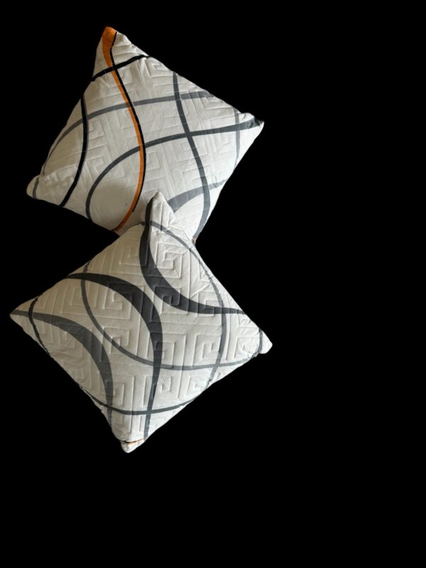 Wave print cotton 5pcs Bedsheet set (1 Bedsheet + 2 Quilted Pillow Covers + 2 Cushion with covers) - Image 3