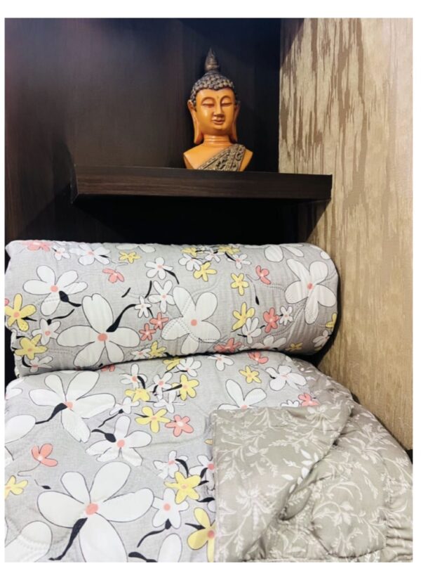 Reversible Double Bed Comforter, Blanket, Fiber/Poly Fill with luxurious laser finish prints - Image 3