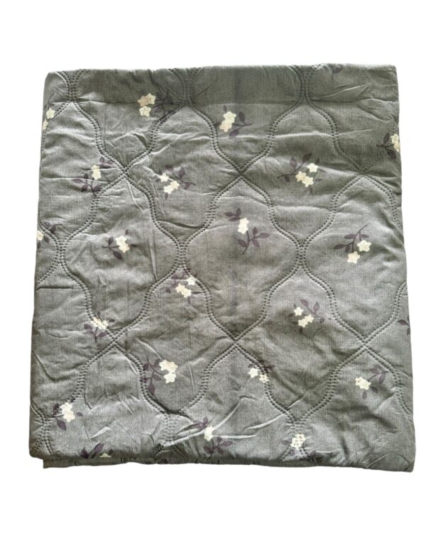 Reversible Double Bed Comforter, Blanket, Fiber/Poly Fill with luxurious laser finish prints - Image 11