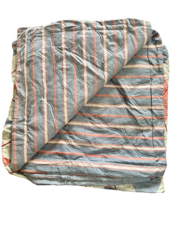Reversible Double Bed Comforter, Blanket, Fiber/Poly Fill with luxurious laser finish prints - Image 9