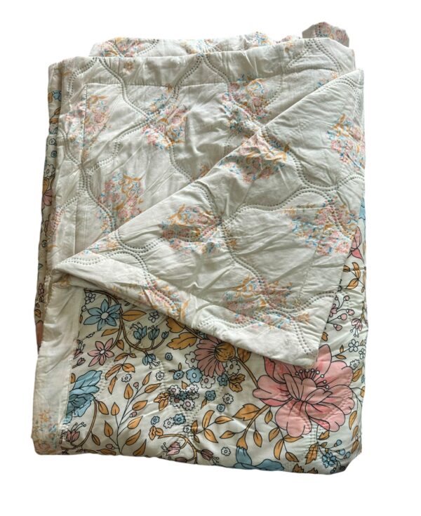 Reversible Double Bed Comforter, Blanket, Fiber/Poly Fill with luxurious laser finish prints - Image 7