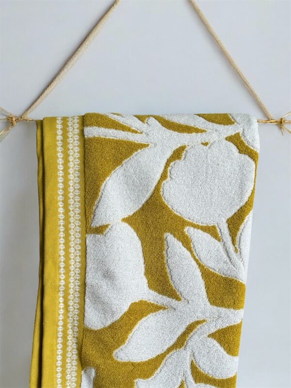 Premium Ultra Soft 100% Cotton Bath Towel, 75 x 145 cms, Mustard Yellow, 600 GSM - Image 4