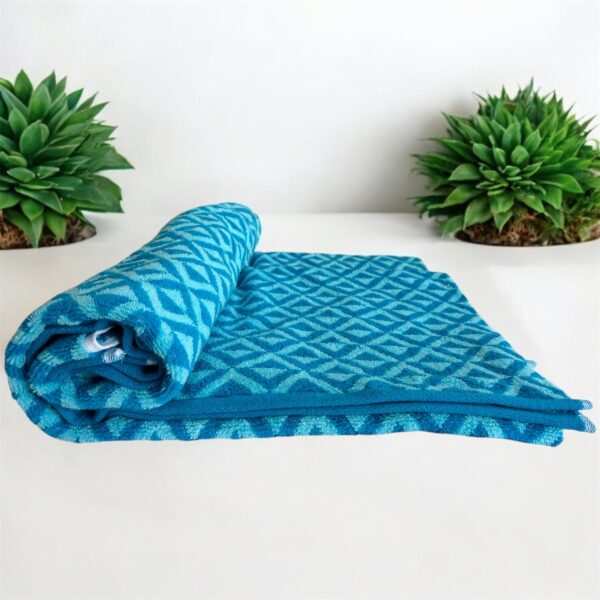 Premium Ultra Soft 100% Cotton Bath Towel, 75 x 145 cms, Stunning Turquoise Print, 600 GSM - Image 3