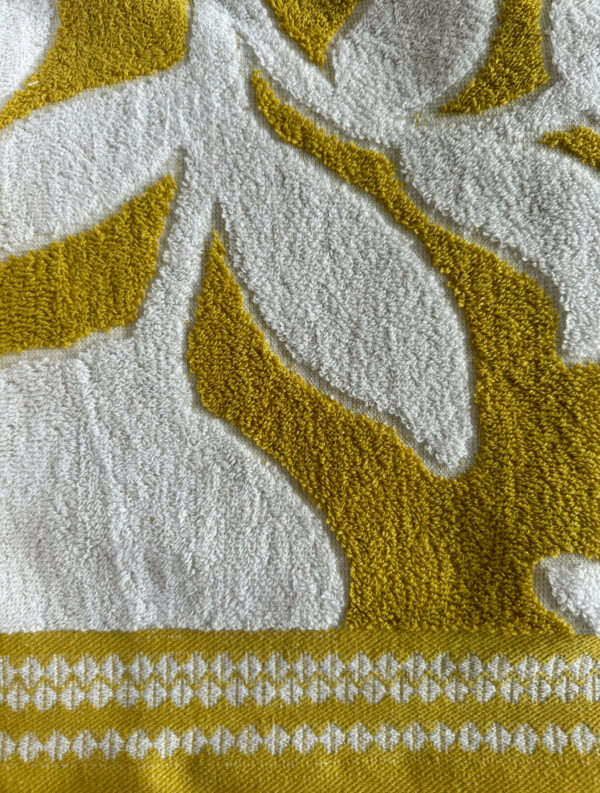 Premium Ultra Soft 100% Cotton Bath Towel, 75 x 145 cms, Mustard Yellow, 600 GSM - Image 5