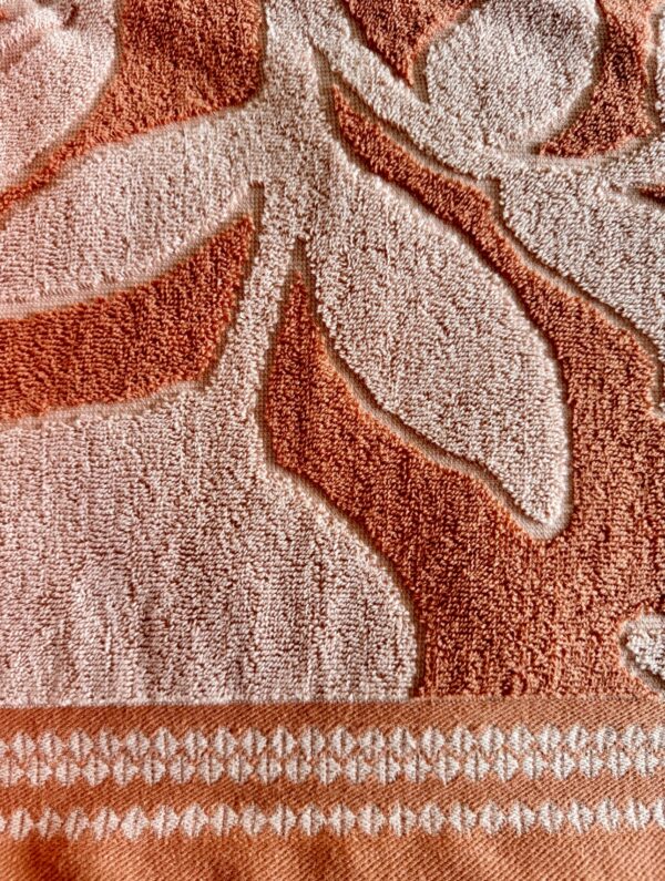 Premium Ultra Soft 100% Cotton Bath Towel, 75 x 145 cms, Peach colour, 600 GSM - Image 4