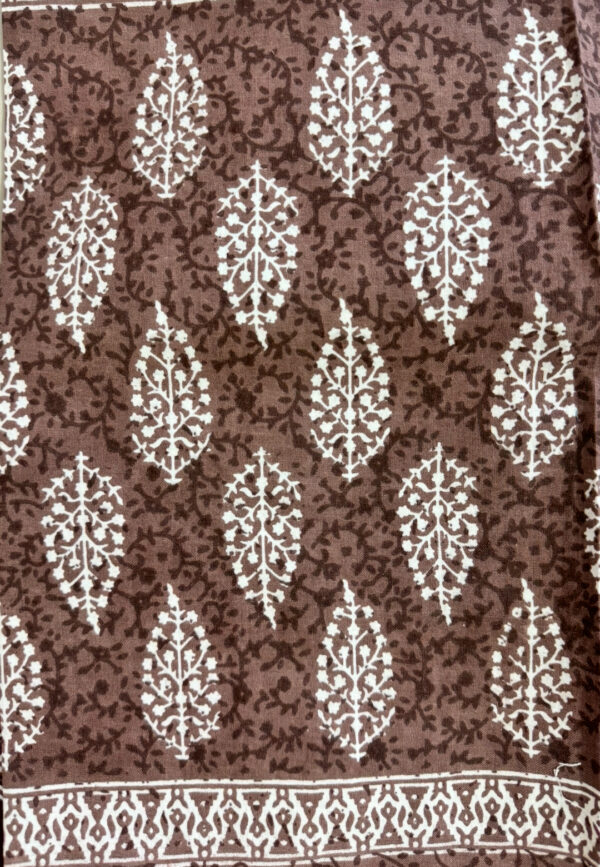 100% Cotton Bedsheet Set with Leaf Pattern, King Size (108x108 inch) with 2 Pillow Covers - Image 7